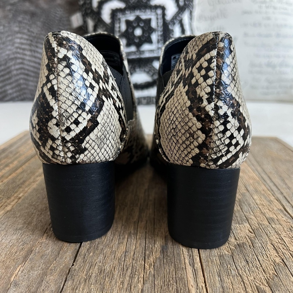 Vionic Boots Womens Size 7 Beige Belmont Ankle Booties Snake Print Block Heel - Picture 5 of 8